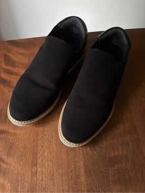 me too Black Slip-On Knit Loafers with Contrast Trim